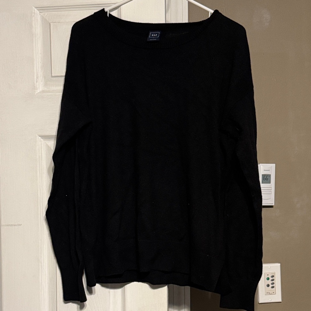 GUC GAP Women's Black Crewneck Sweater large L Split Hem Merino Wool